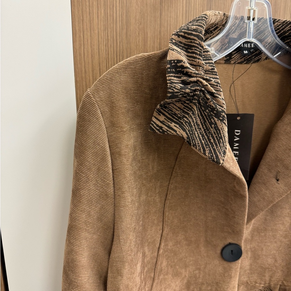Damee Tan and Black‎ Women's Jacket Design NWT Medium - Picture 2 of 8